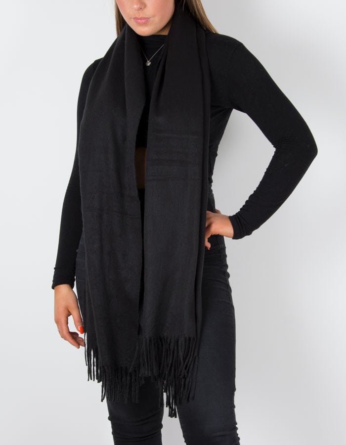 an image showing a winter pashmina in black